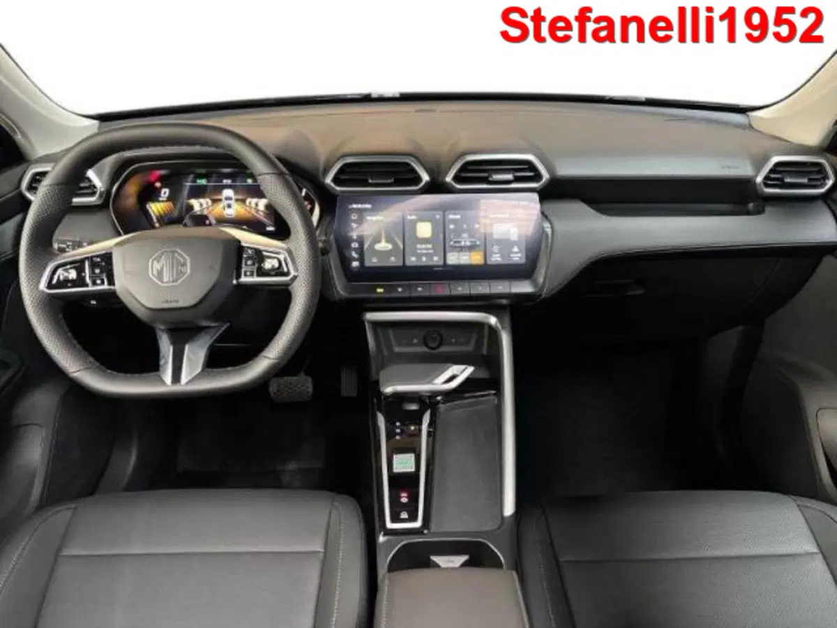 Mg ZS EV nuova a Bologna (13)