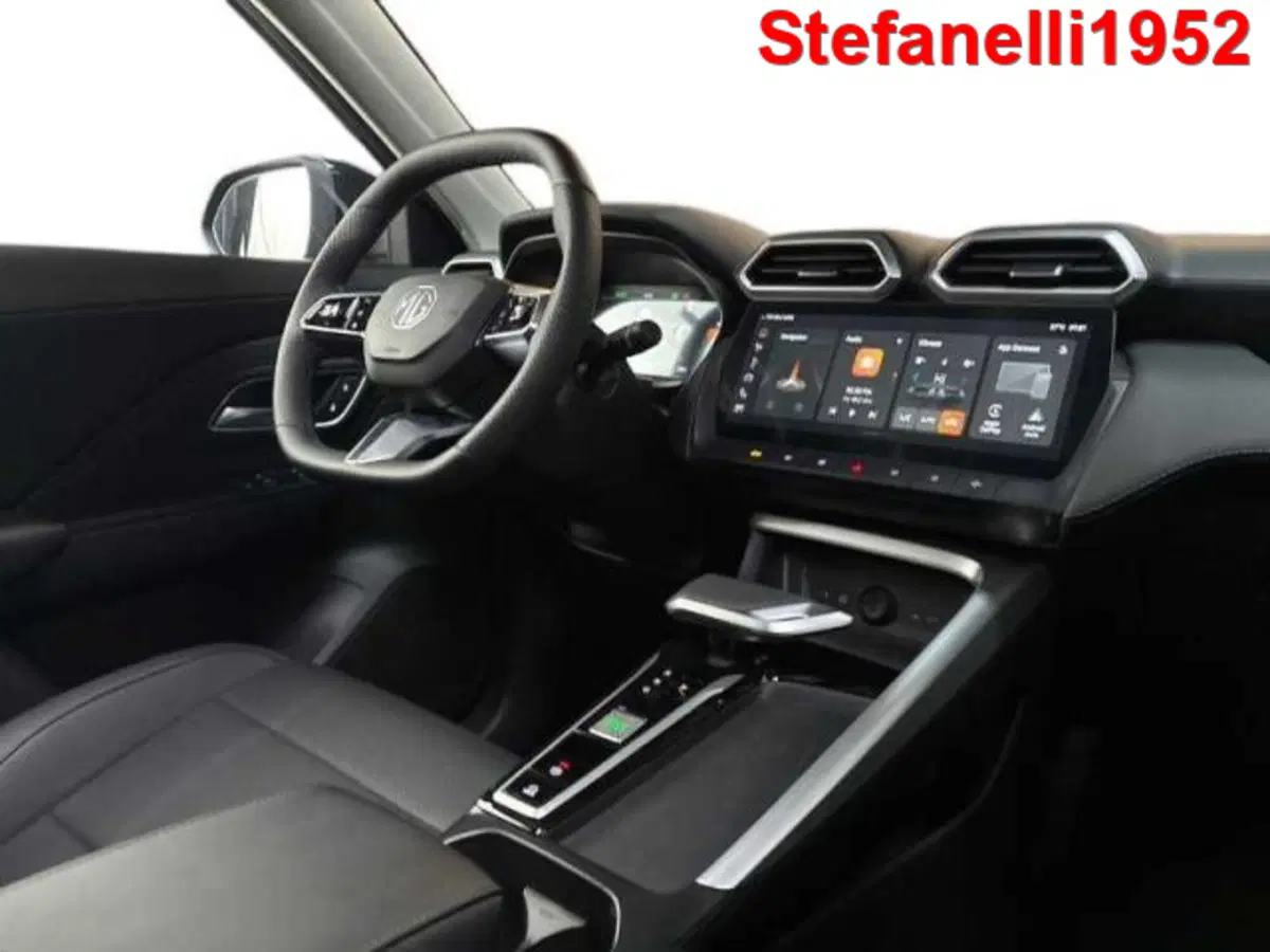 Mg ZS EV nuova a Bologna (15)