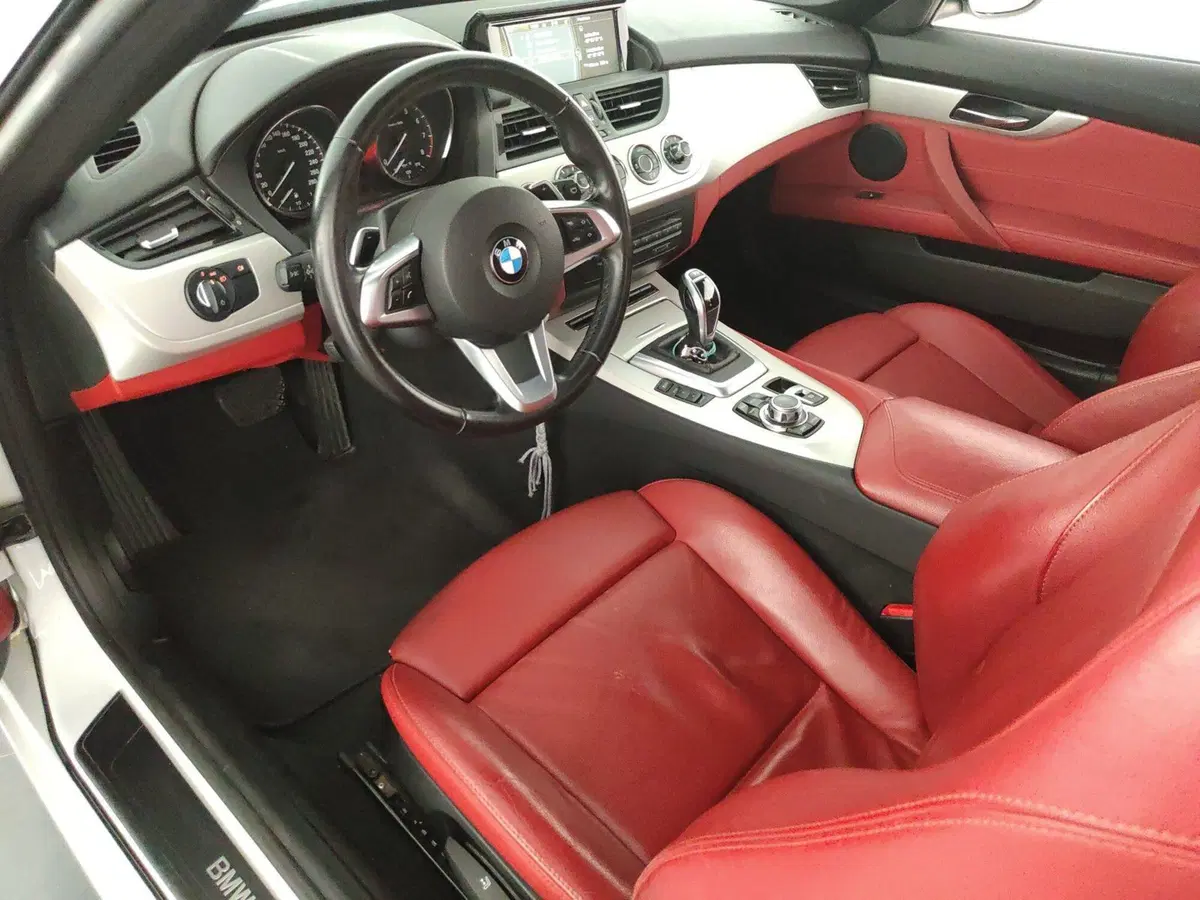 BMW Z4 Cabrio usata a Perugia (11)