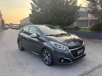 Peugeot 208 75 5 porte Allure del 2016 usata a Vitulazio
