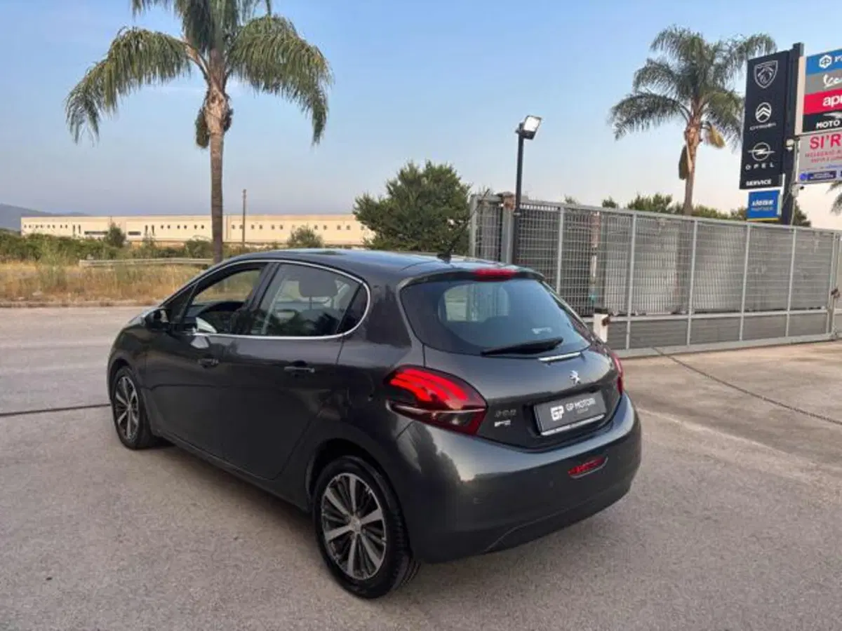 Peugeot 208 usata a Caserta (5)