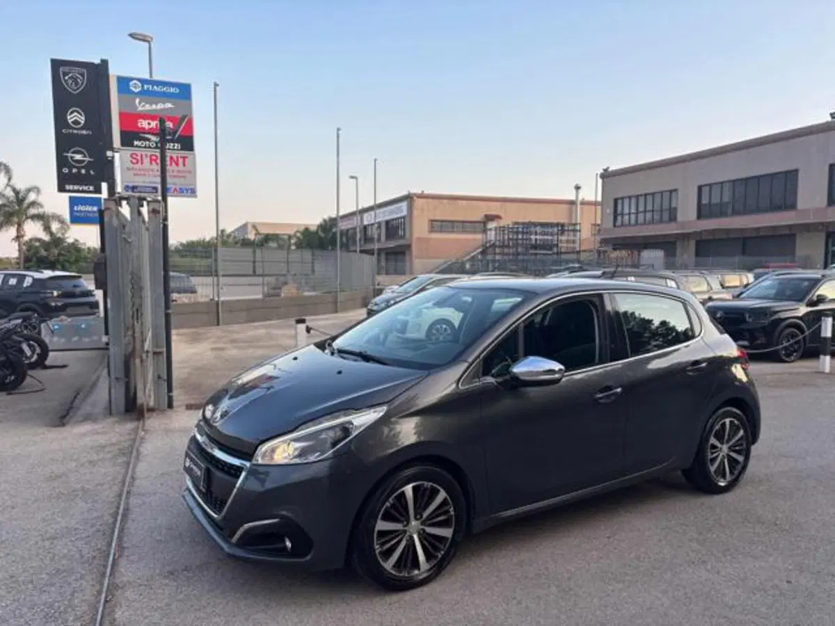 Peugeot 208 usata a Caserta (6)