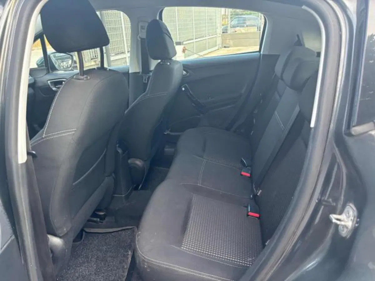 Peugeot 208 usata a Caserta (7)