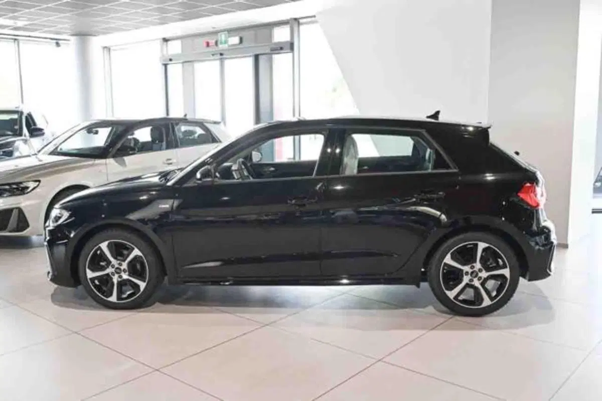 Audi A1 Sportback nuova a Torino (3)