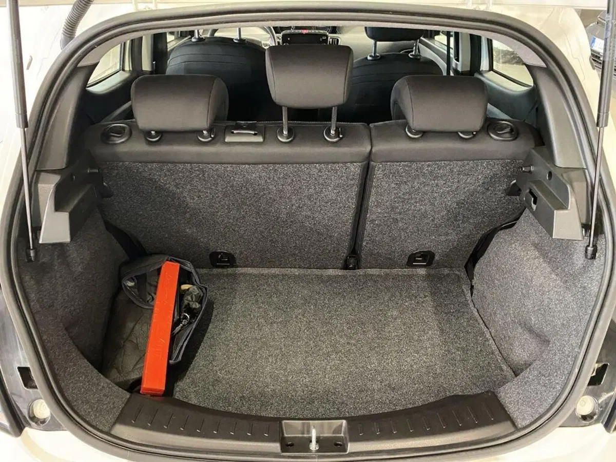 Lancia Ypsilon usata a Torino (9)