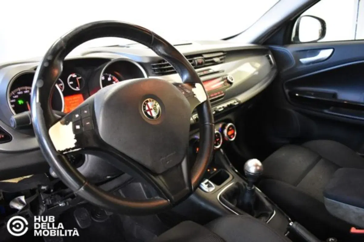 Alfa Romeo Giulietta usata a Perugia (17)