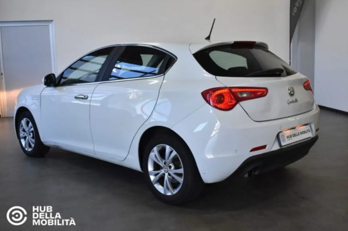 Alfa Romeo Giulietta usata a Perugia (6)