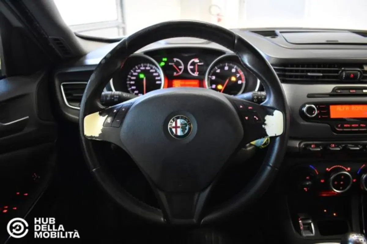 Alfa Romeo Giulietta usata a Perugia (9)
