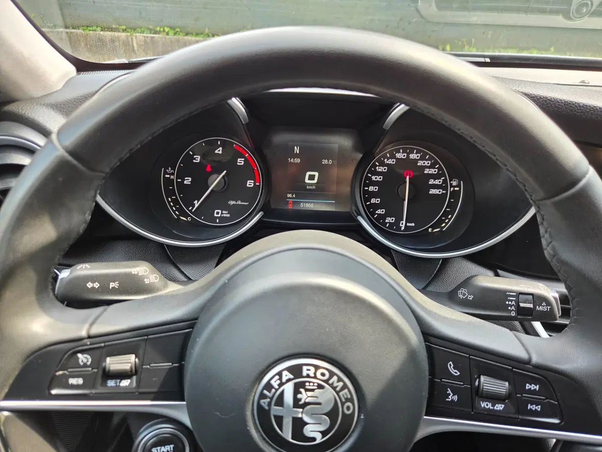Alfa Romeo Giulia usata a Torino (10)
