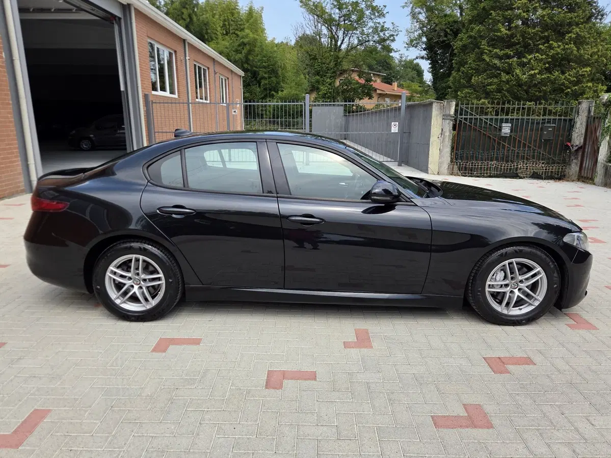 Alfa Romeo Giulia usata a Torino (13)