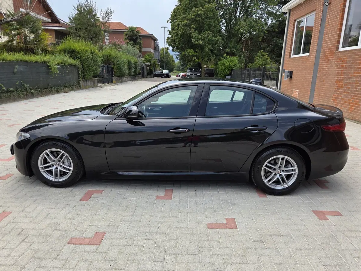 Alfa Romeo Giulia usata a Torino (14)