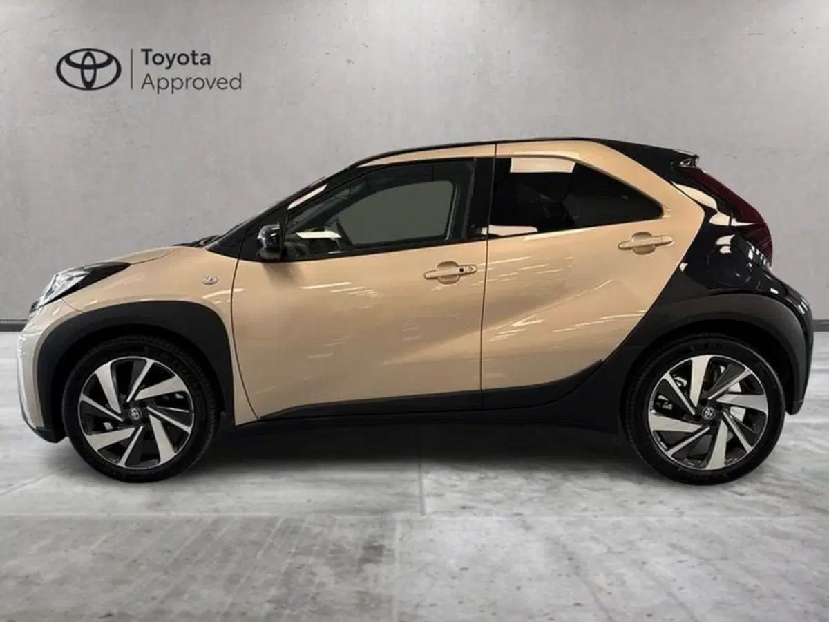 Toyota Aygo X usata a Prato (3)