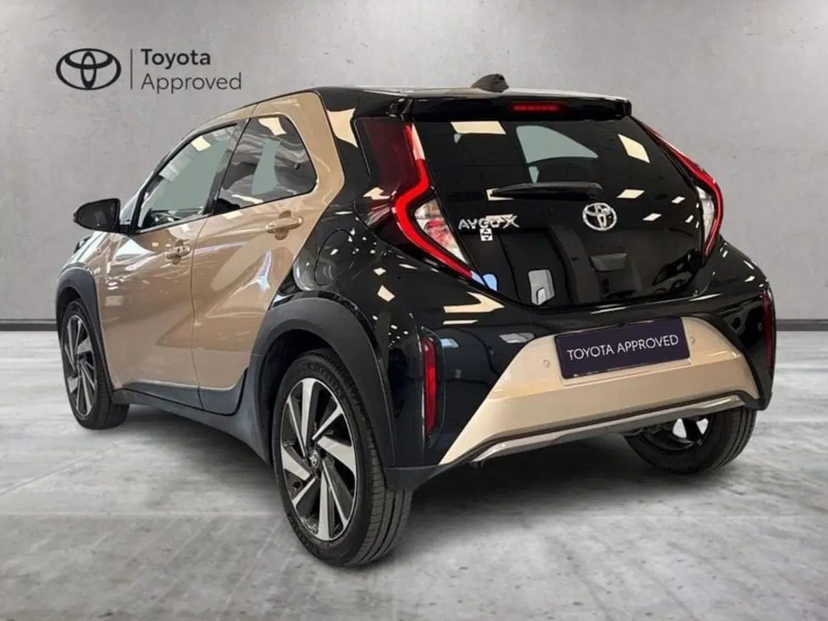 Toyota Aygo X usata a Prato (6)