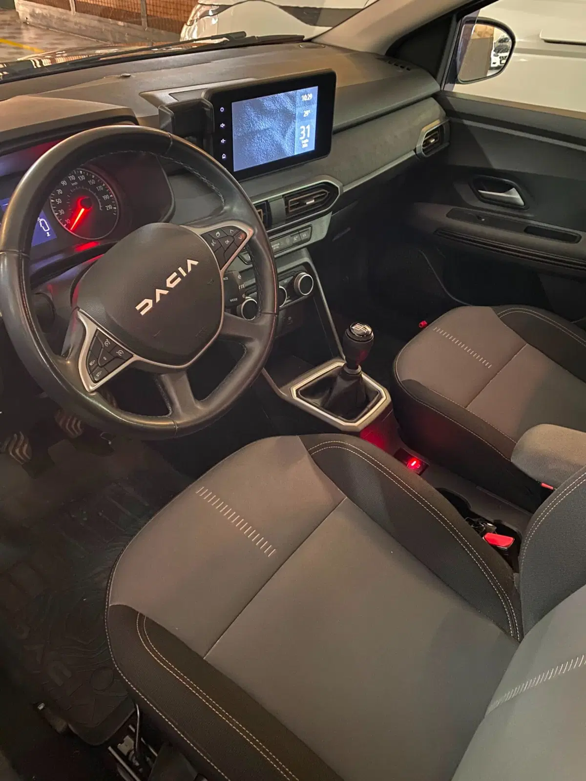 Dacia Jogger usata a Cagliari (4)