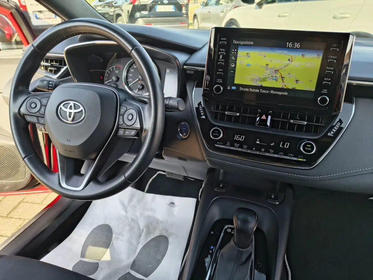 Toyota Corolla Touring Sports usata a Firenze (13)