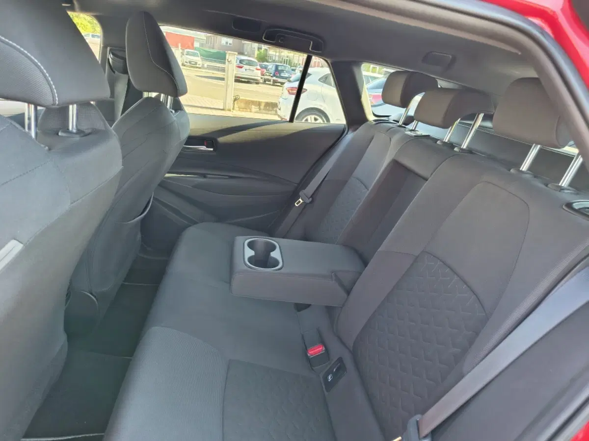 Toyota Corolla Touring Sports usata a Firenze (14)