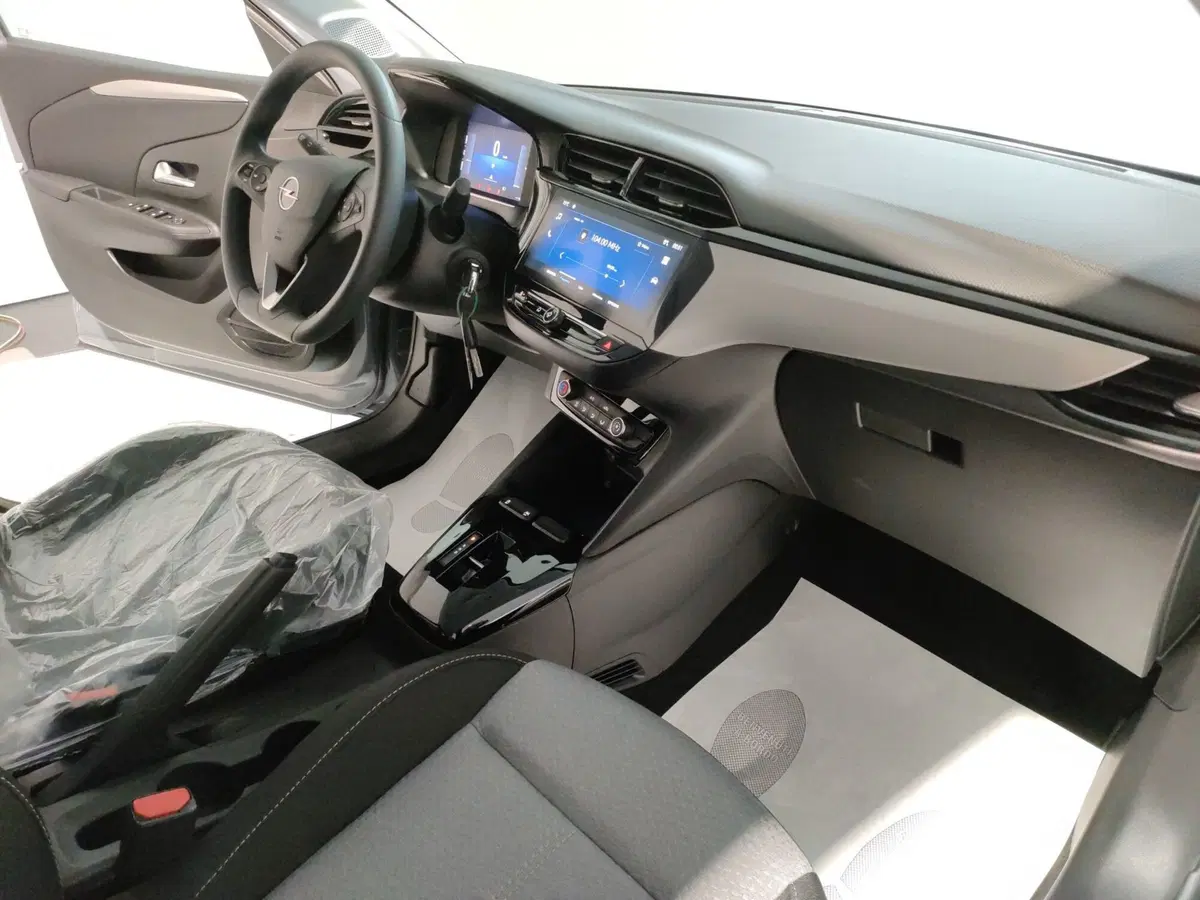 Opel Corsa nuova a Ascoli Piceno (12)