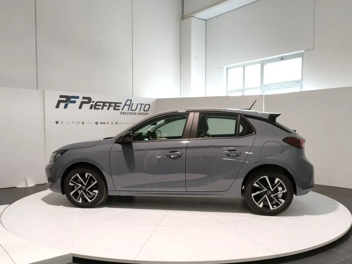 Opel Corsa nuova a Ascoli Piceno (2)