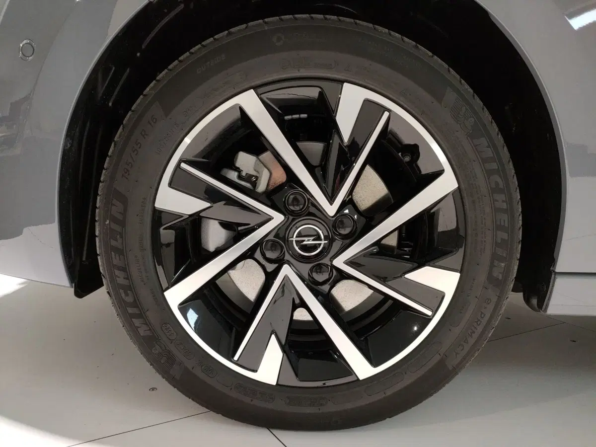 Opel Corsa nuova a Ascoli Piceno (7)