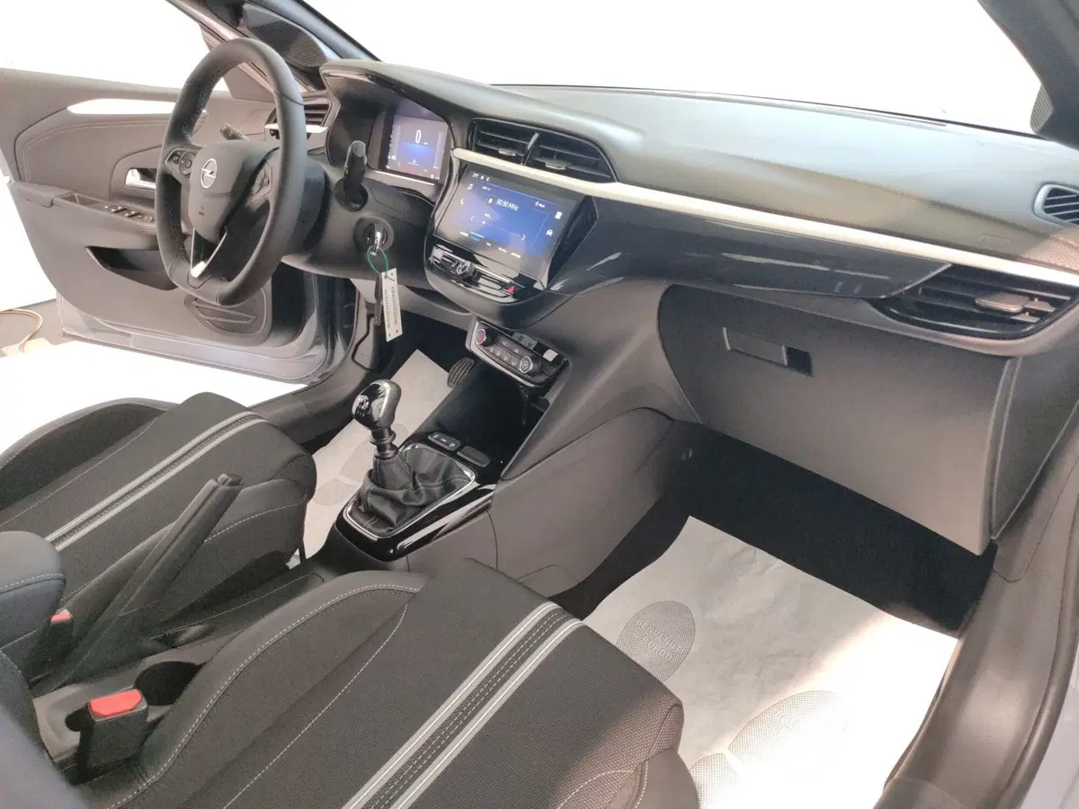 Opel Corsa nuova a Ascoli Piceno (12)