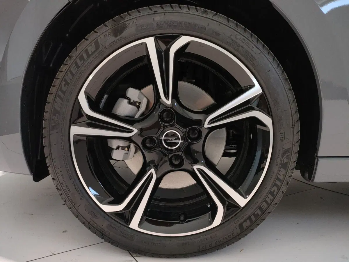 Opel Corsa nuova a Ascoli Piceno (7)