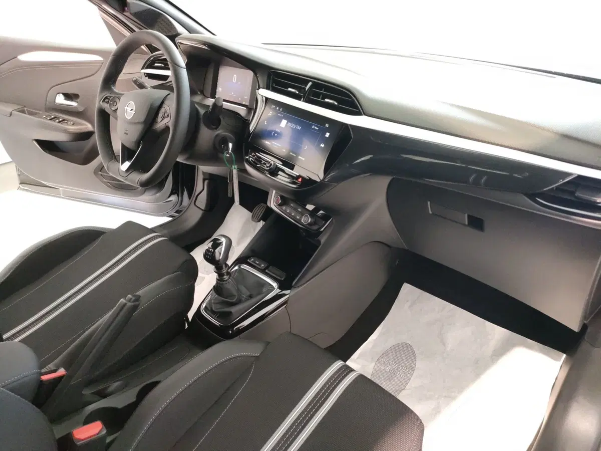 Opel Corsa nuova a Ascoli Piceno (12)