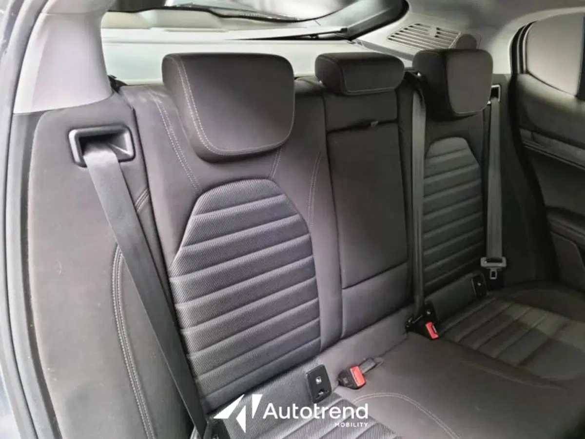 Alfa Romeo Stelvio usata a Bari (10)