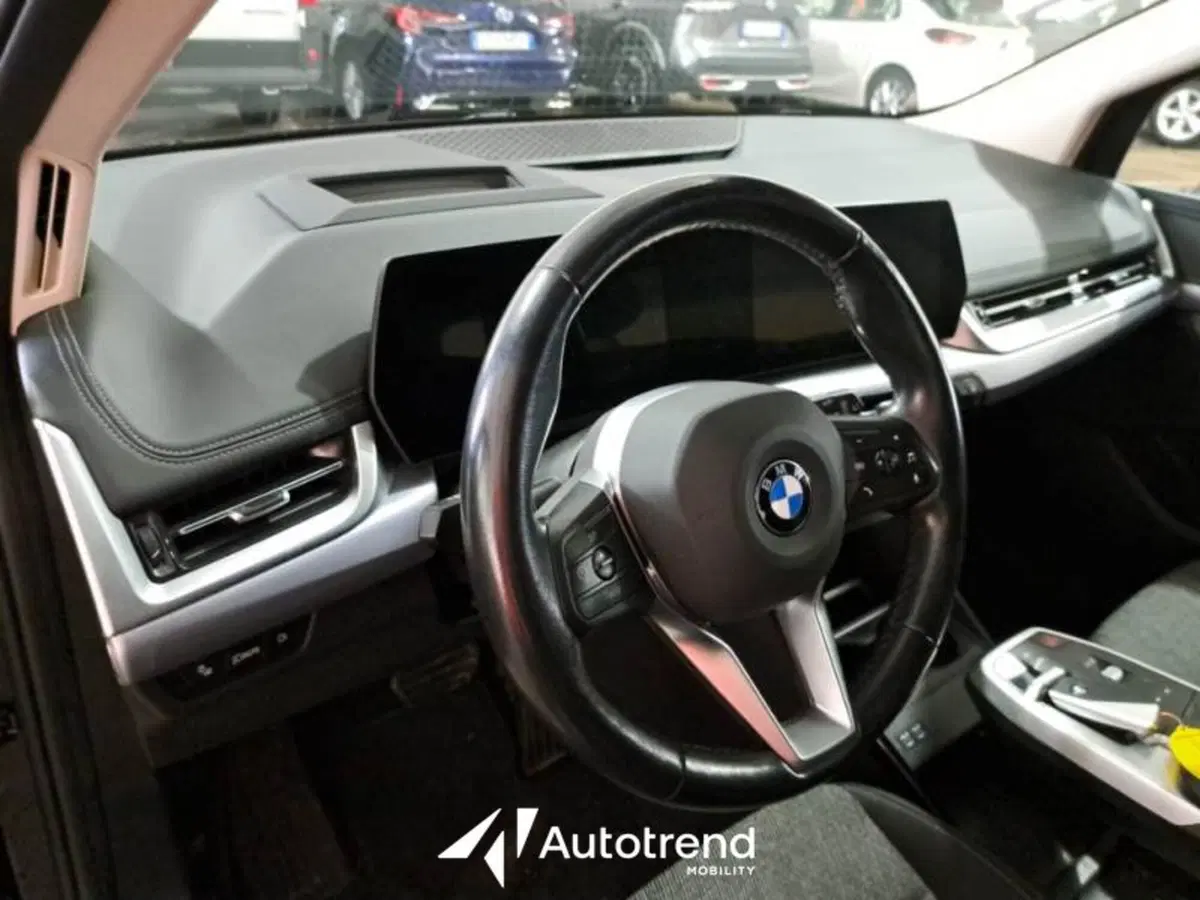 BMW Serie 2 Active Tourer usata a Bari (8)