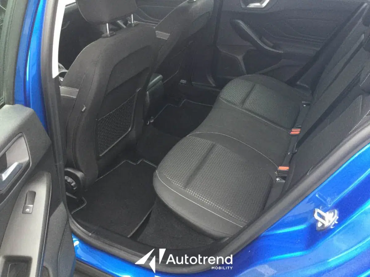 Ford Focus usata a Bari (16)