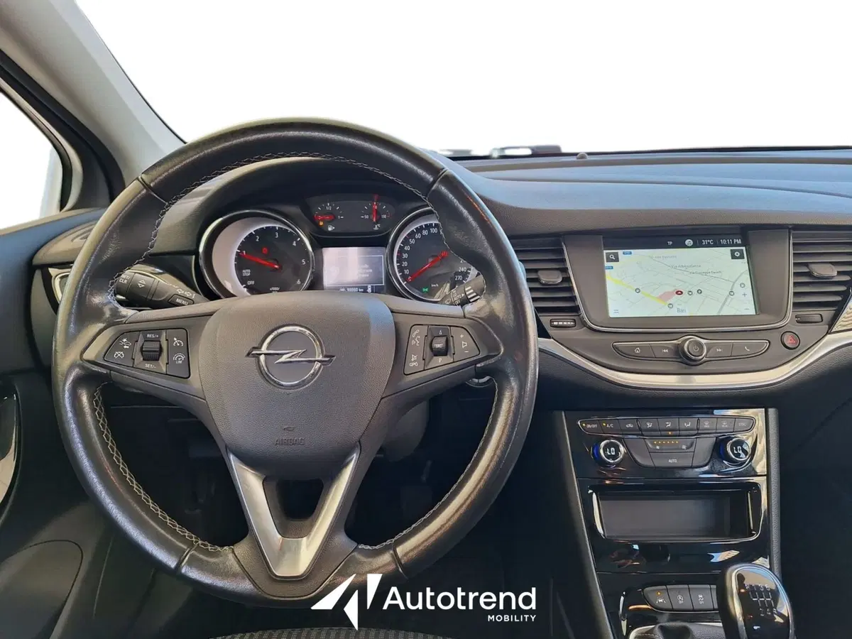 Opel Astra usata a Bari (8)