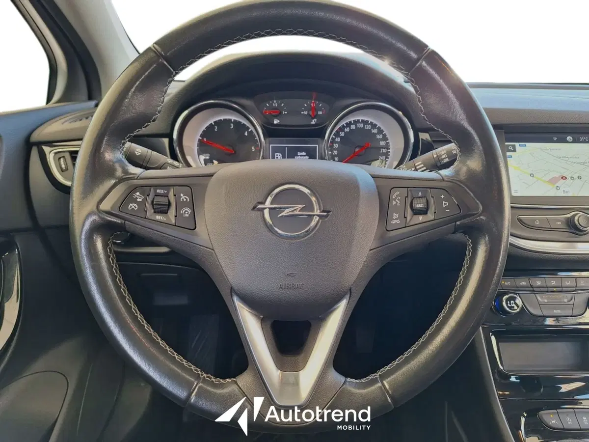 Opel Astra usata a Bari (9)