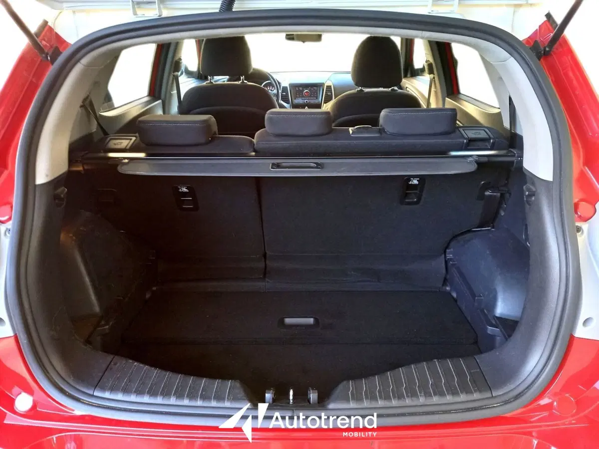 Ssangyong Tivoli usata a Bari (18)