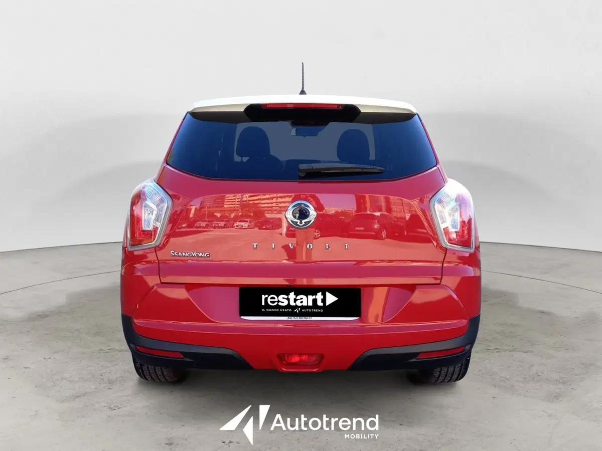 Ssangyong Tivoli usata a Bari (4)