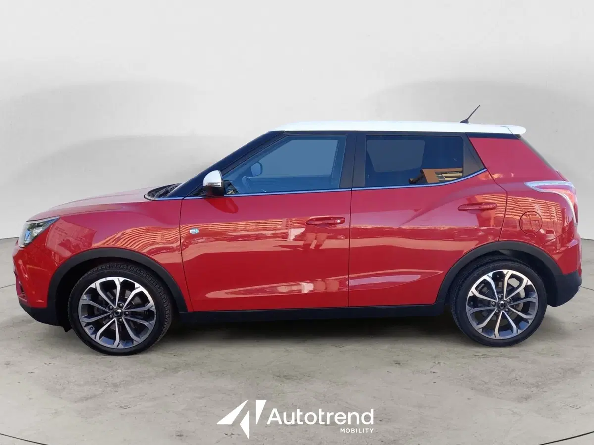 Ssangyong Tivoli usata a Bari (5)