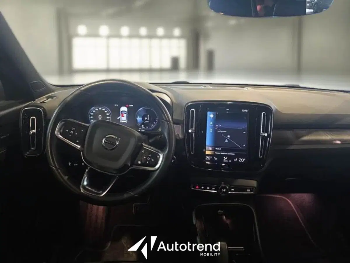 Volvo XC40 usata a Bari (10)
