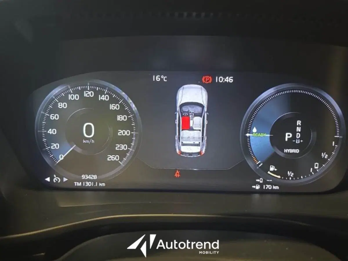Volvo XC40 usata a Bari (11)