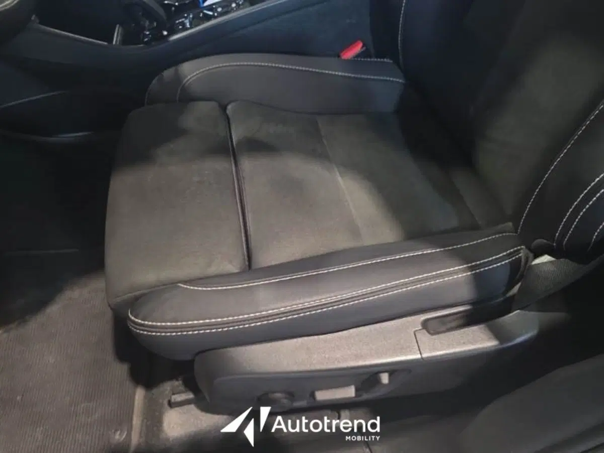Volvo XC40 usata a Bari (7)