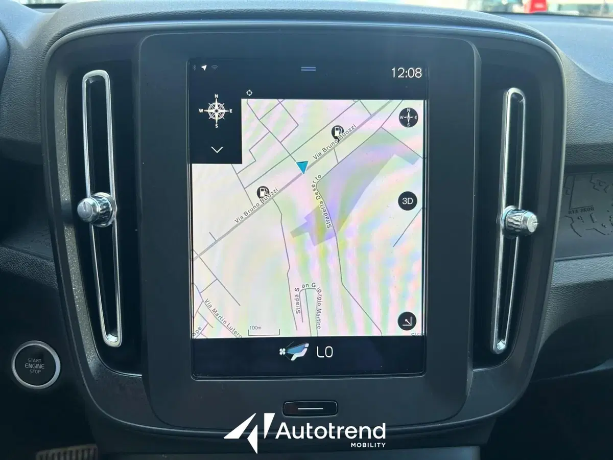 Volvo XC40 usata a Bari (11)