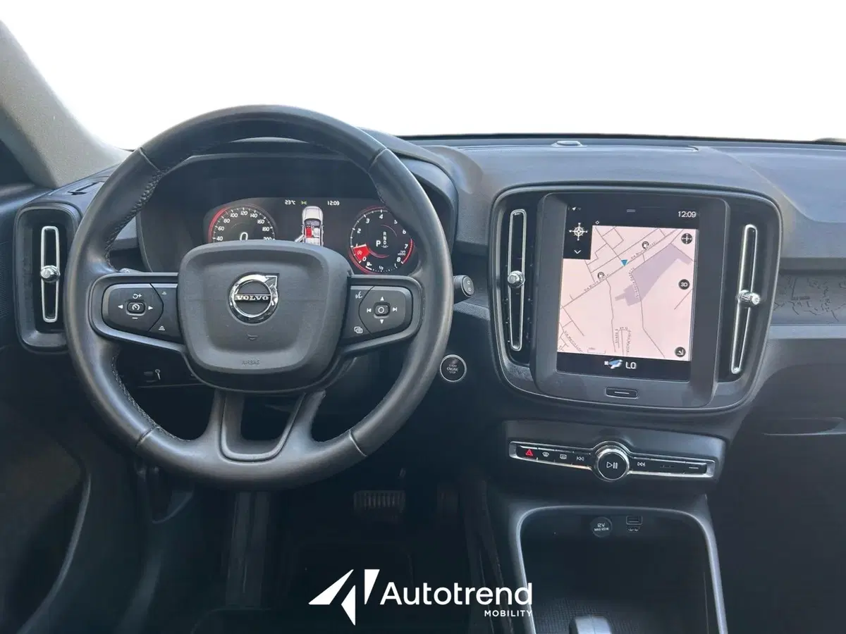 Volvo XC40 usata a Bari (8)