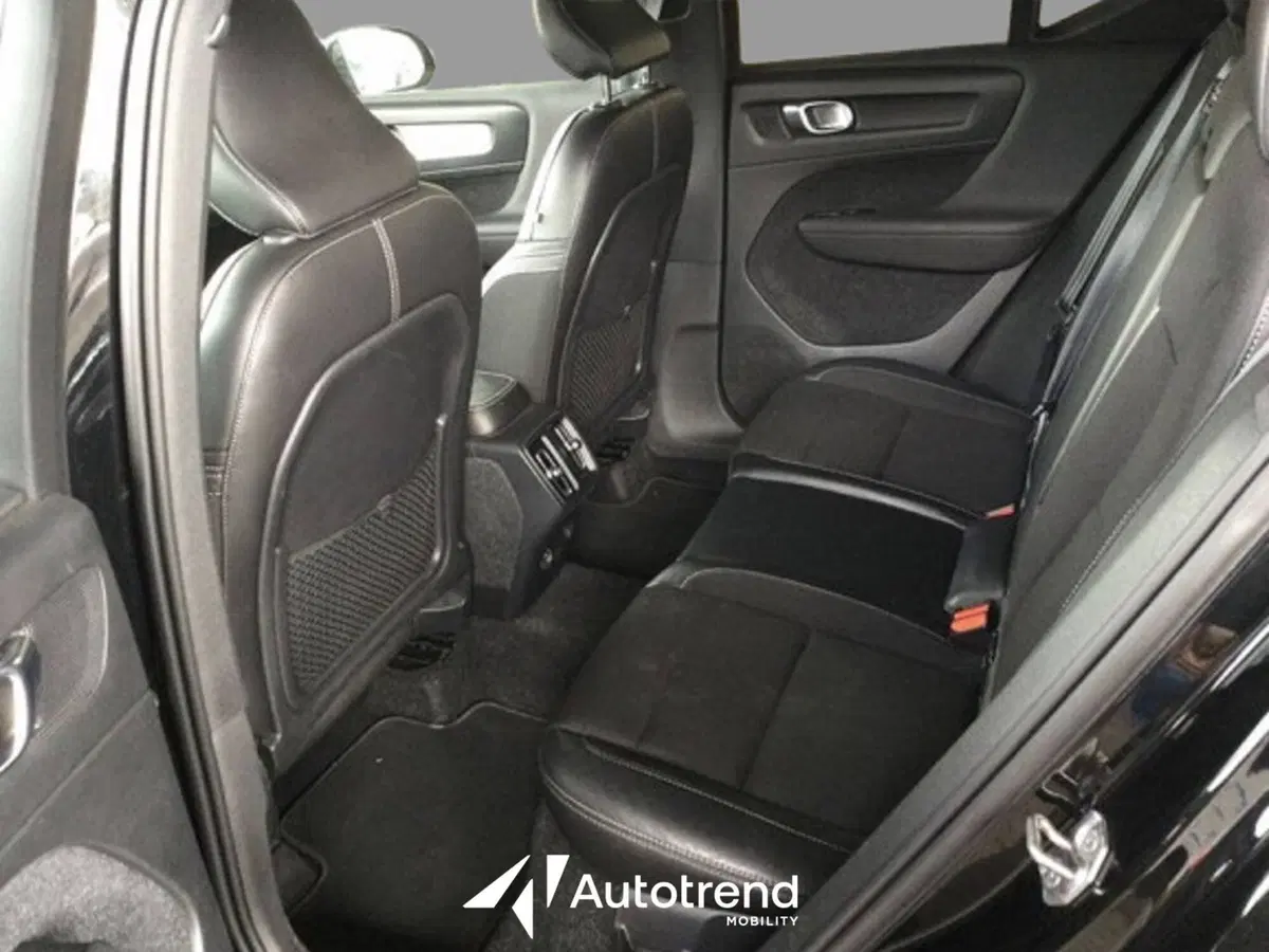 Volvo XC40 usata a Bari (10)