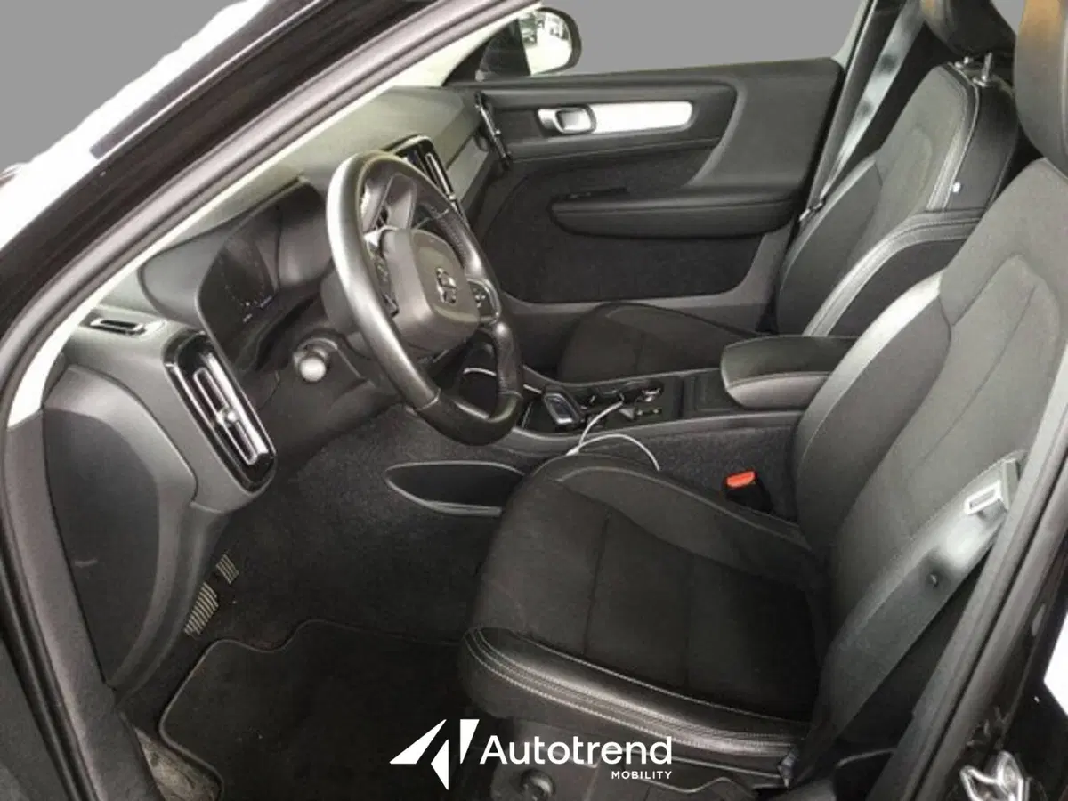 Volvo XC40 usata a Bari (16)