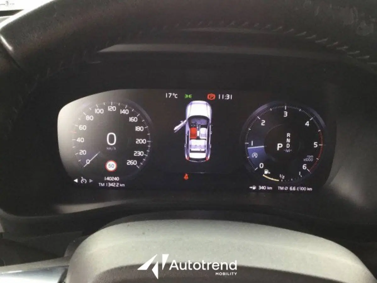Volvo XC40 usata a Bari (19)