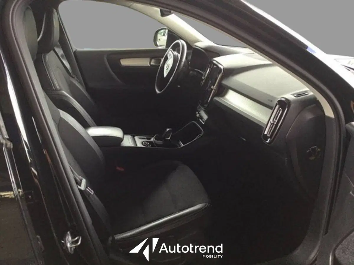 Volvo XC40 usata a Bari (6)