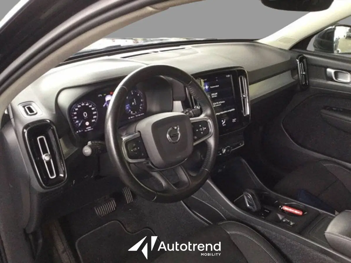 Volvo XC40 usata a Bari (7)