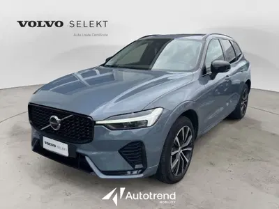 Volvo XC60 B4 (d) AWD automatico Ultimate Dark del 2022 usata a Bari