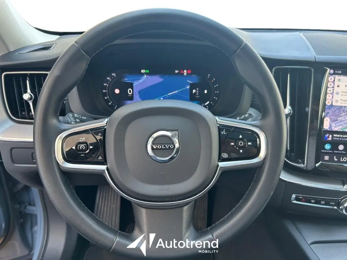 Volvo XC60 usata a Bari (11)