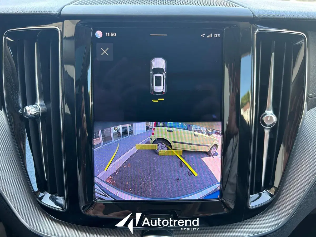 Volvo XC60 usata a Bari (16)