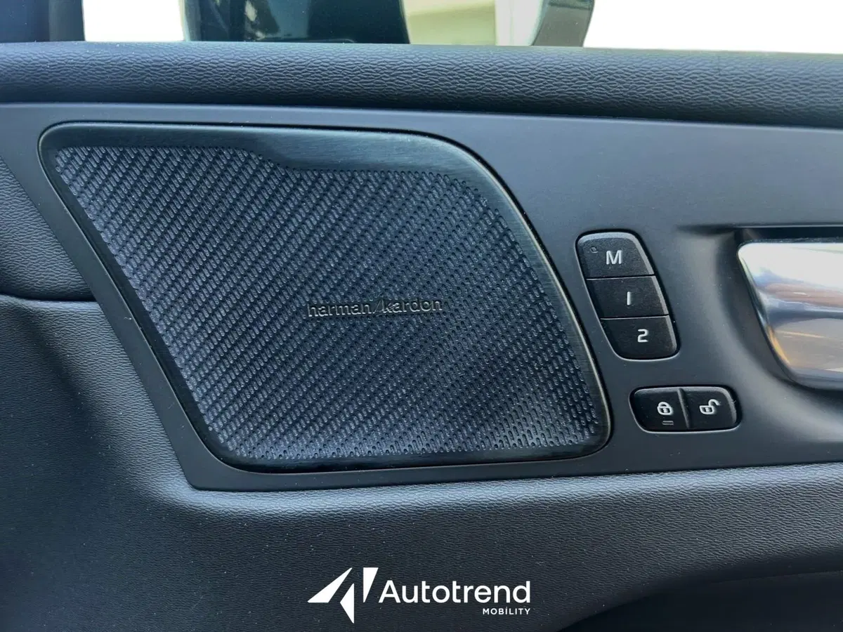 Volvo XC60 usata a Bari (18)