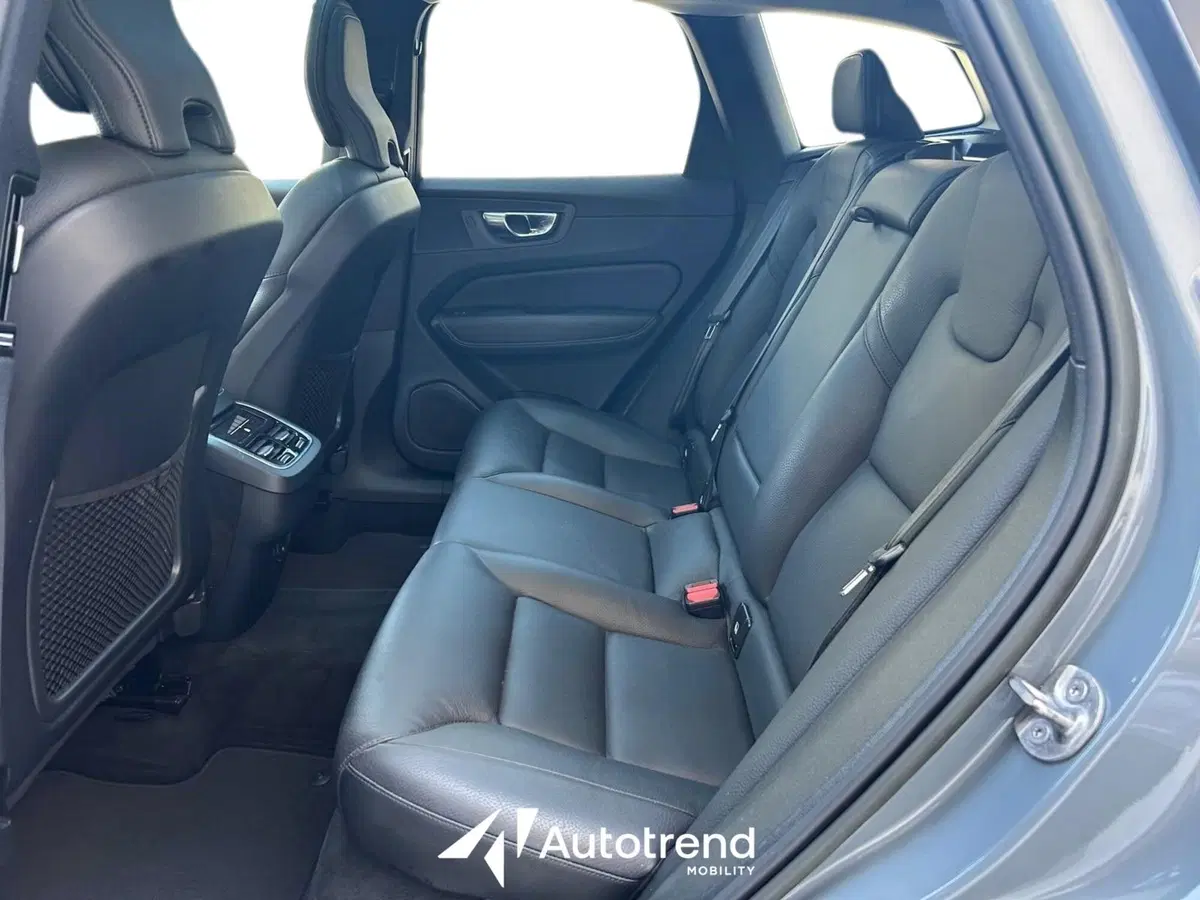 Volvo XC60 usata a Bari (19)