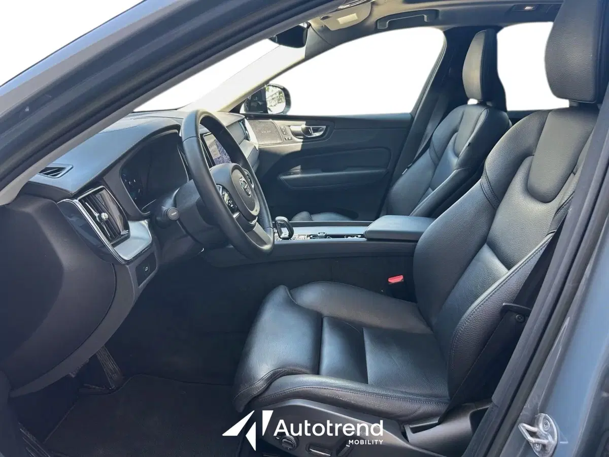 Volvo XC60 usata a Bari (6)